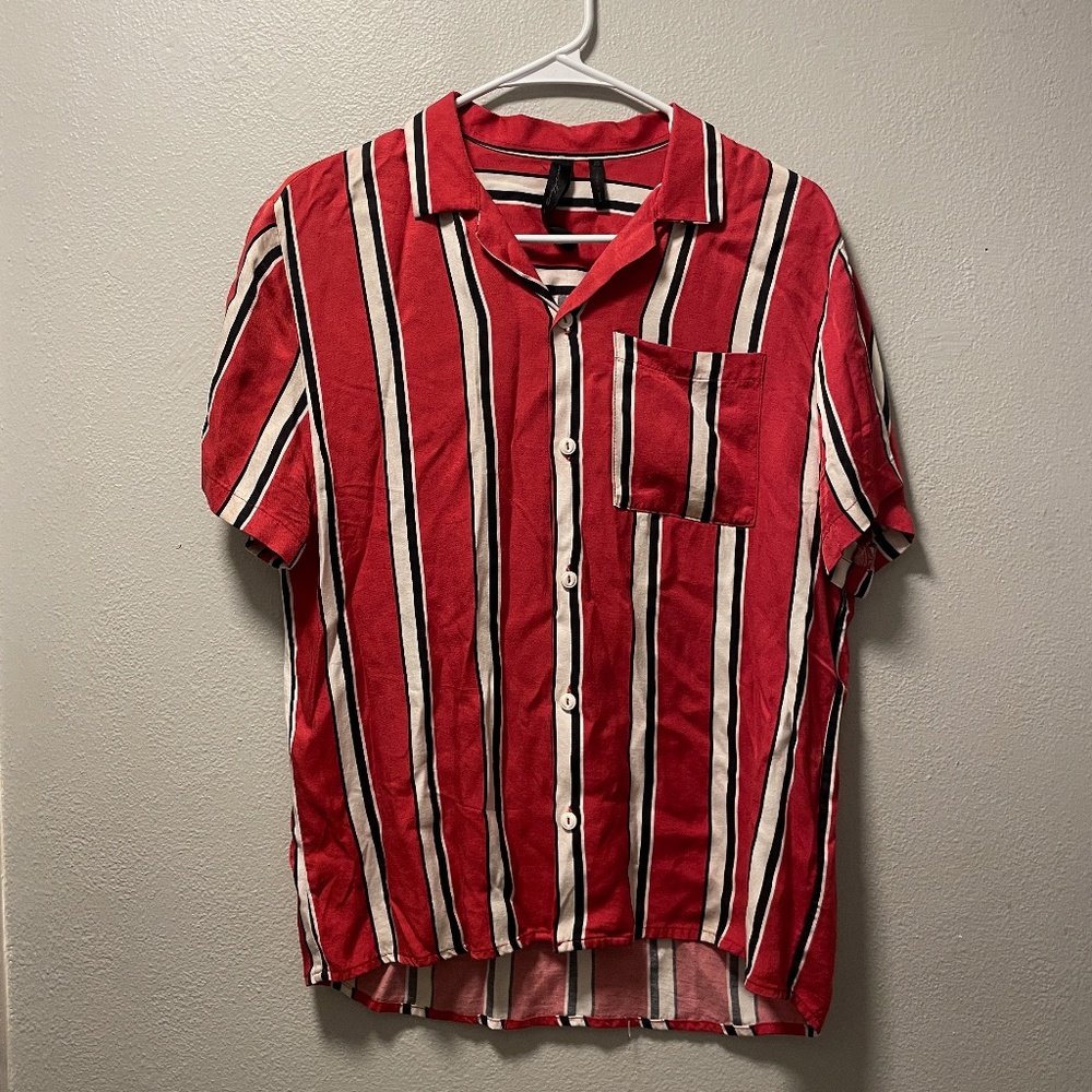 Heart & Dagger Striped Short-Sleeve Button-Up Shirt - Red